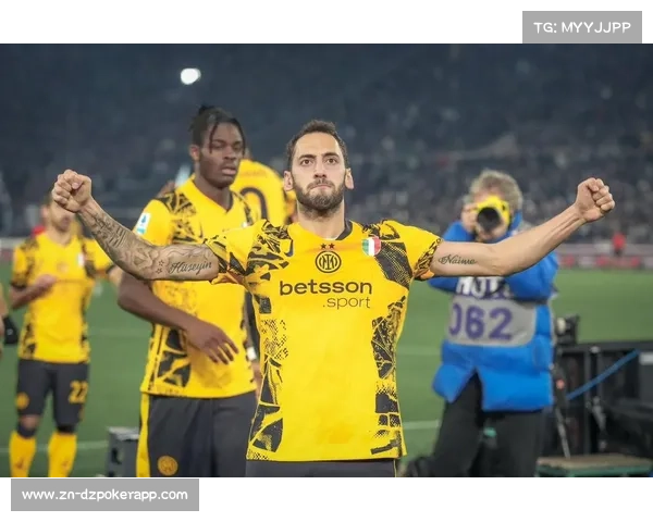 VAR取消国米进球是否公正恰尔汗奥卢两黄变一红揭示判罚标准不一 VAR取消国米进球是否公正恰尔汗奥卢两黄变一红揭示判罚标准不一