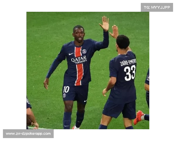 巴黎vs雷恩中场休息时，小球迷互动环节扣篮成功